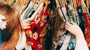 - importação de celulares e computadores